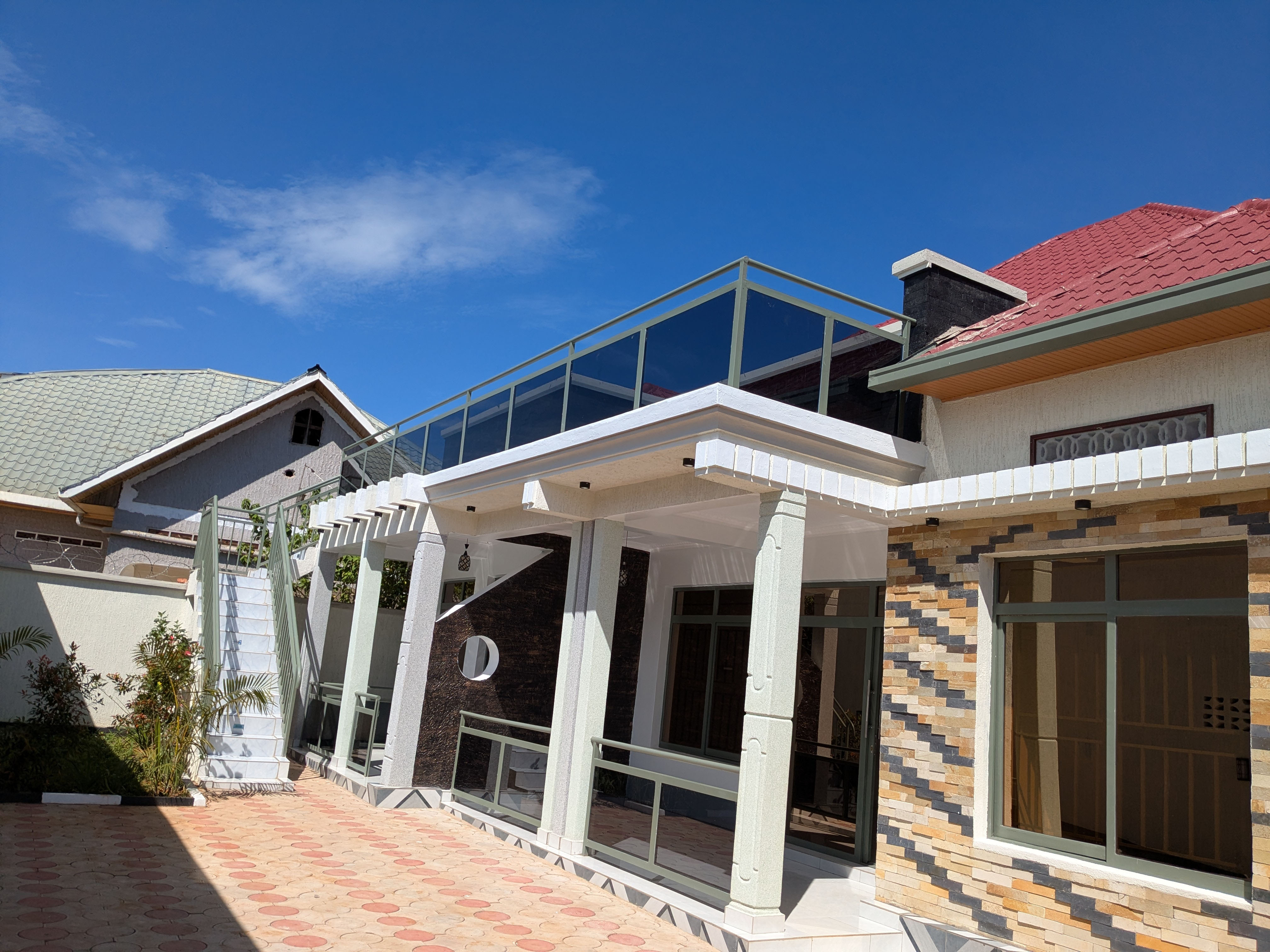 INZU NZIZA KIGALI-KANOMBE